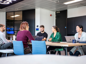 office-furniture-collaborative-table-agile-workplace
