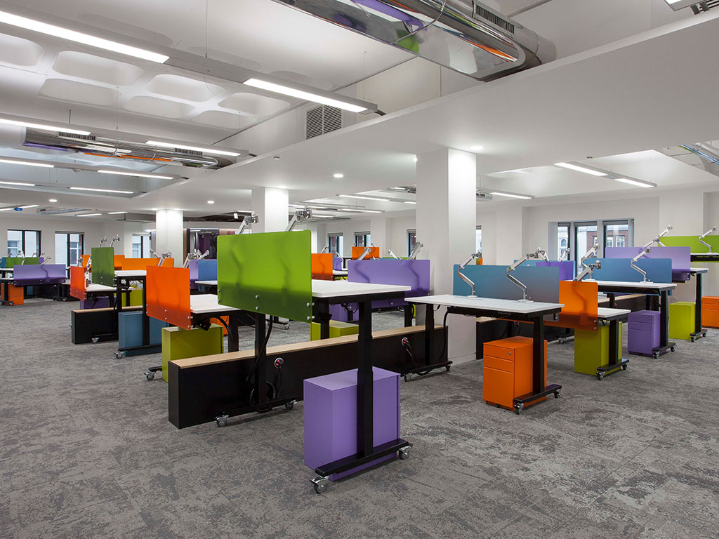 mobile-office-furniture-desks-workstations